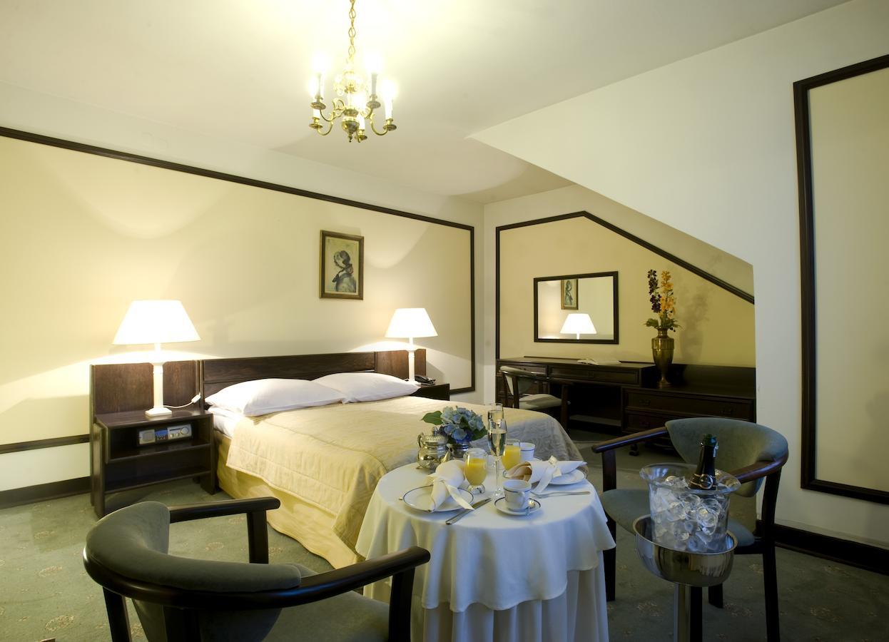 Hotel "Zajazd Napoleonski" Warsaw Phòng bức ảnh