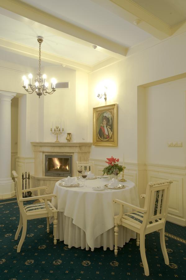 Hotel "Zajazd Napoleonski" Warsaw Ngoại thất bức ảnh