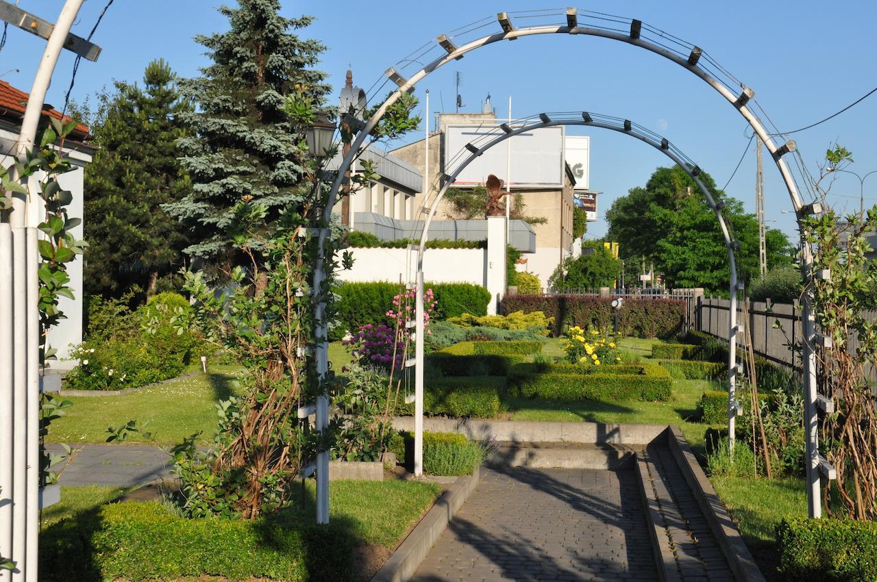 Hotel "Zajazd Napoleonski" Warsaw Ngoại thất bức ảnh