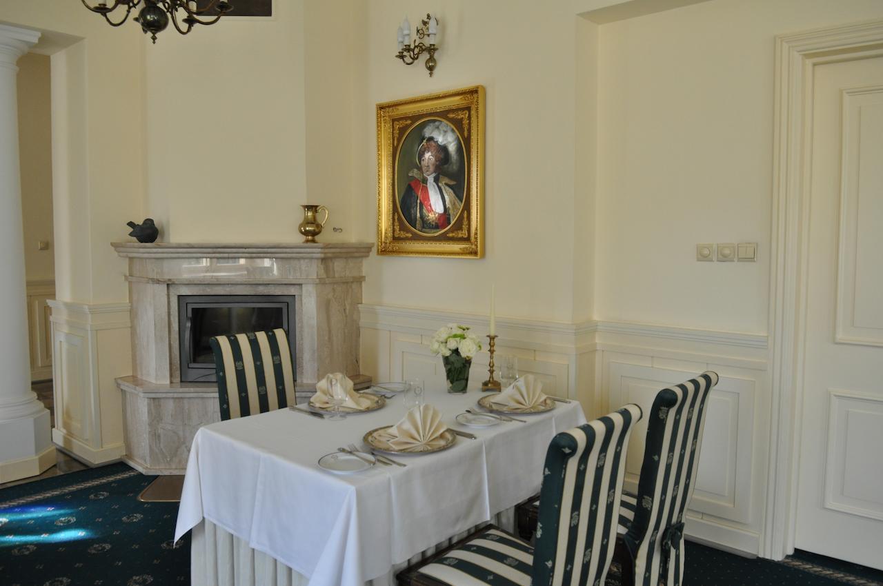 Hotel "Zajazd Napoleonski" Warsaw Ngoại thất bức ảnh