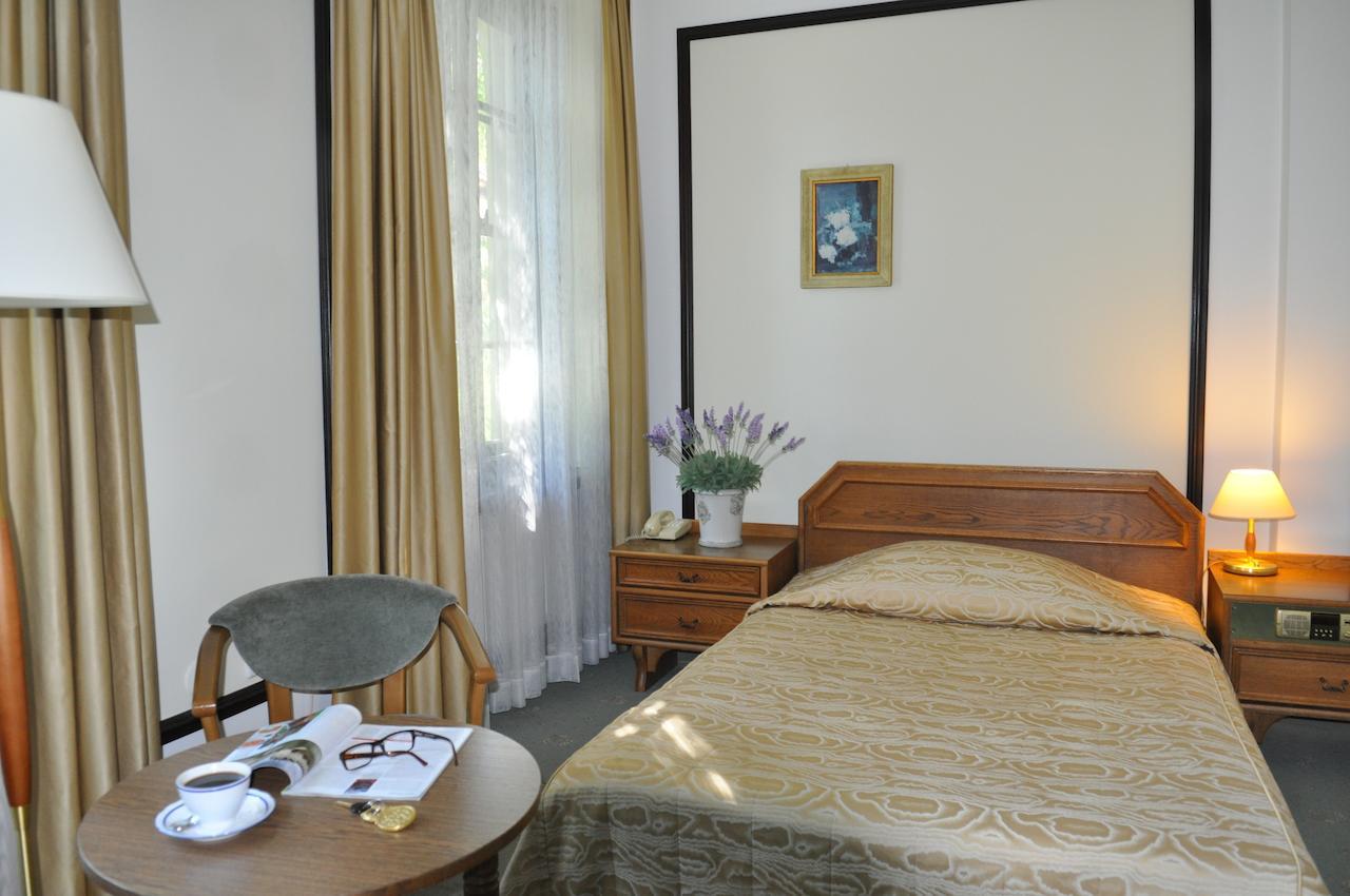 Hotel "Zajazd Napoleonski" Warsaw Phòng bức ảnh
